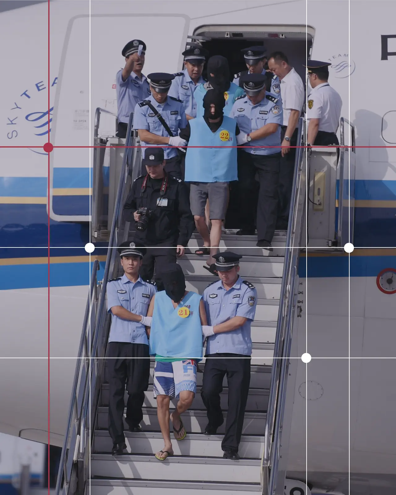 A total of 77 suspects in telecom and online fraud cases are brought back to China from Fiji